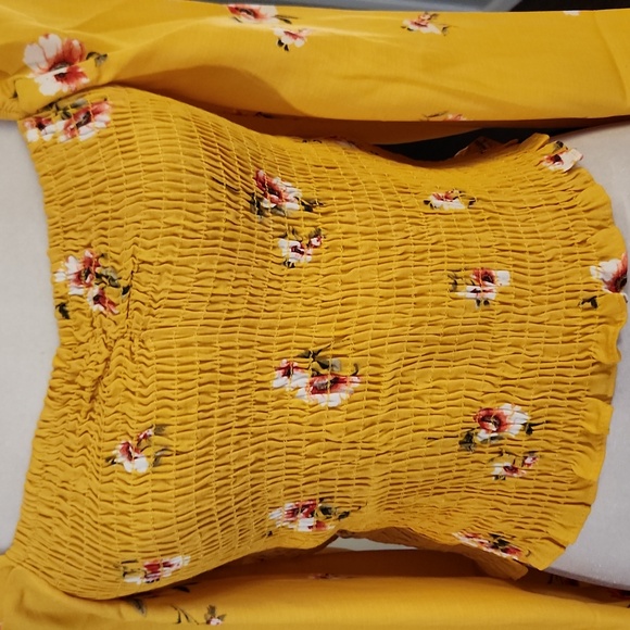 NWT Lumiére Golden Yellow Floral Boho Top - Picture 2 of 5
